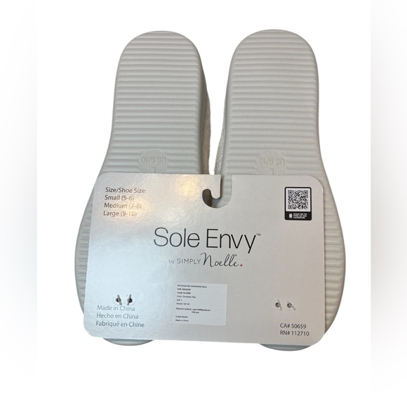 Simply Noelle Sole Envy Slippers Christmas Themed, rubber soles. New W 9/10 - Picture 3 of 5